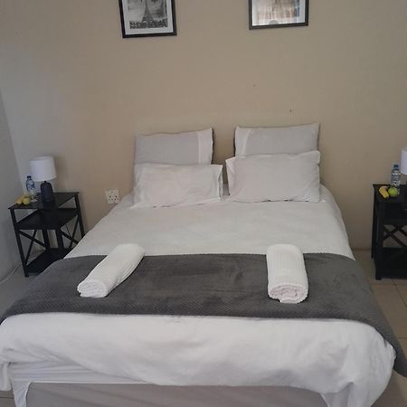 Softlife Guest House Ulundi Buitenkant foto
